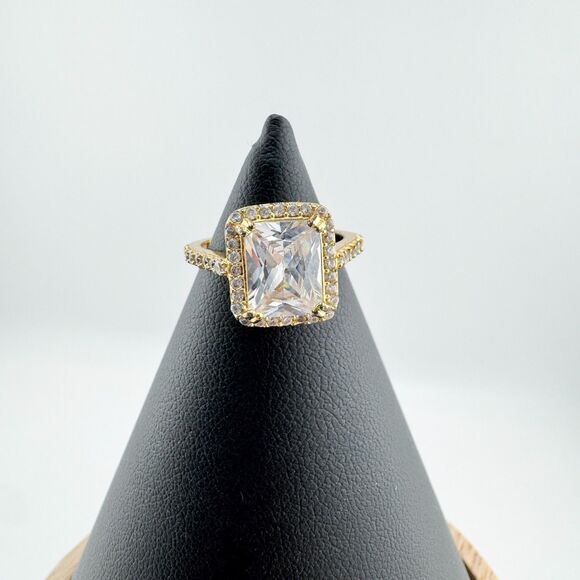 Vintage Gold Tone Halo Cocktail Ring Clear Stone Glam Sparkle Statement Retro - Picture 3 of 10